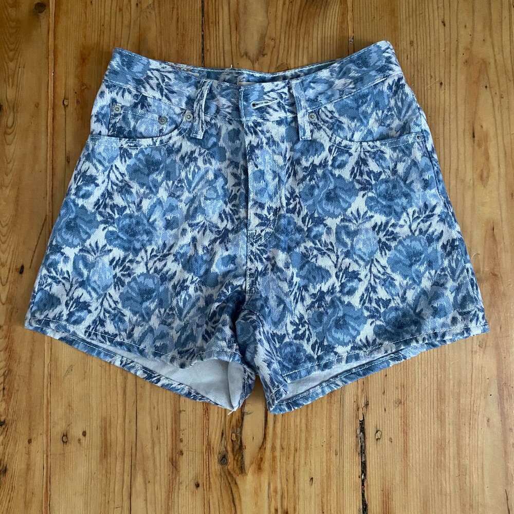 Levi's 80s Mom Shorts